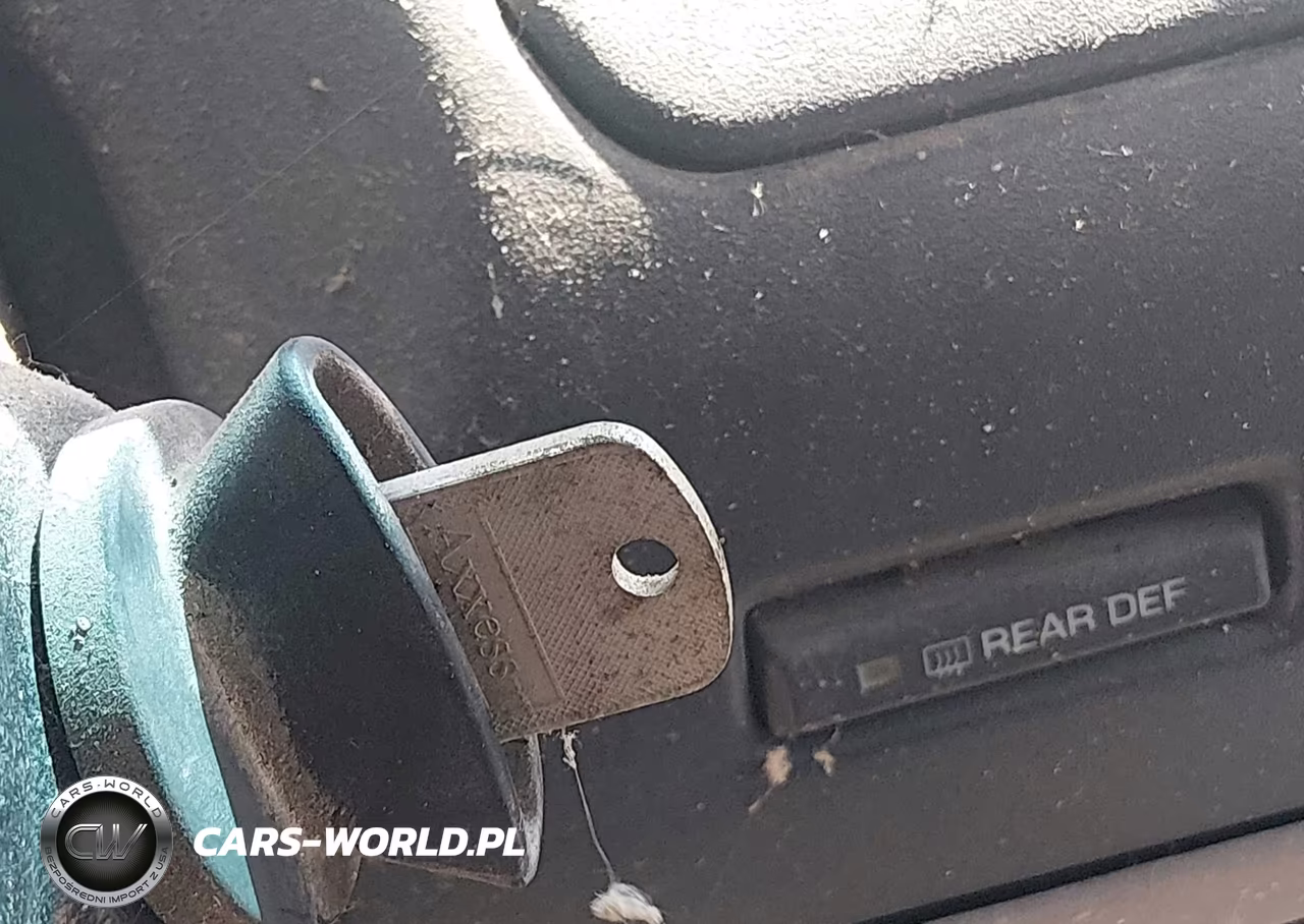 1996 Ford Bronco U100 VIN:1FMEU15HXTLA92912 - 10