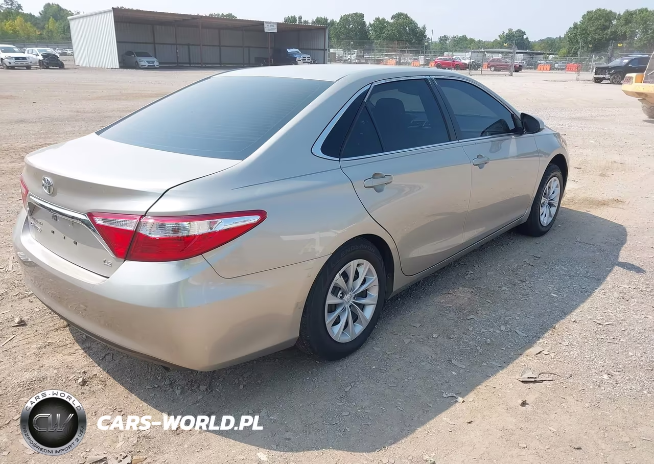 2016 Toyota Camry Le VIN:4T4BF1FK6GR573429 - 4