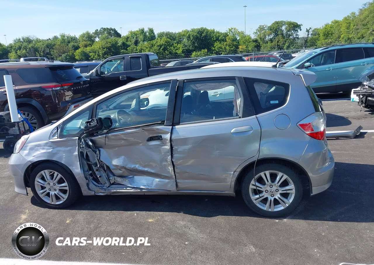 2009 Honda Fit Sport VIN:JHMGE88489S027341 - 14