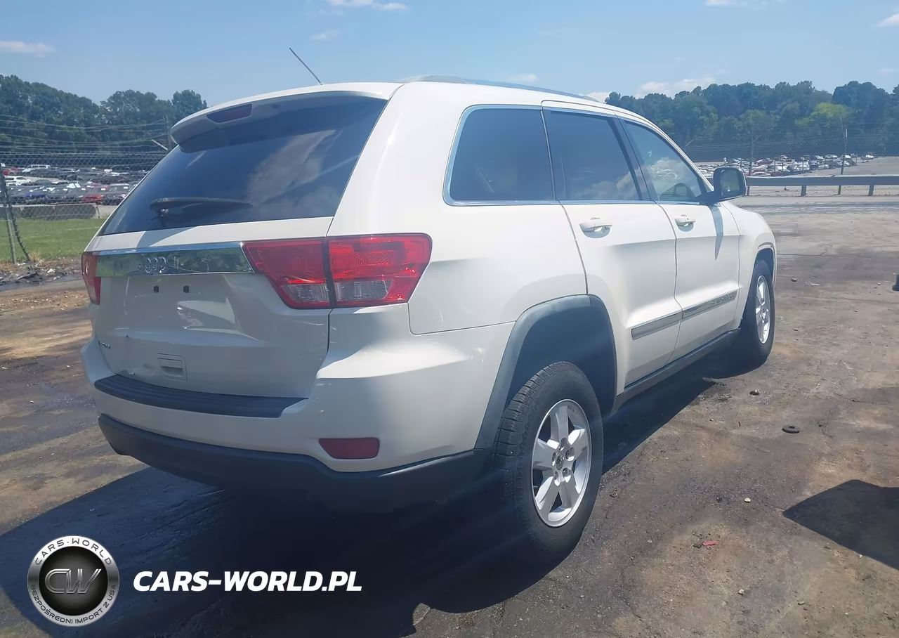 2012 Jeep Grand Cherokee Laredo VIN:1C4RJEAG2CC210003 - 4