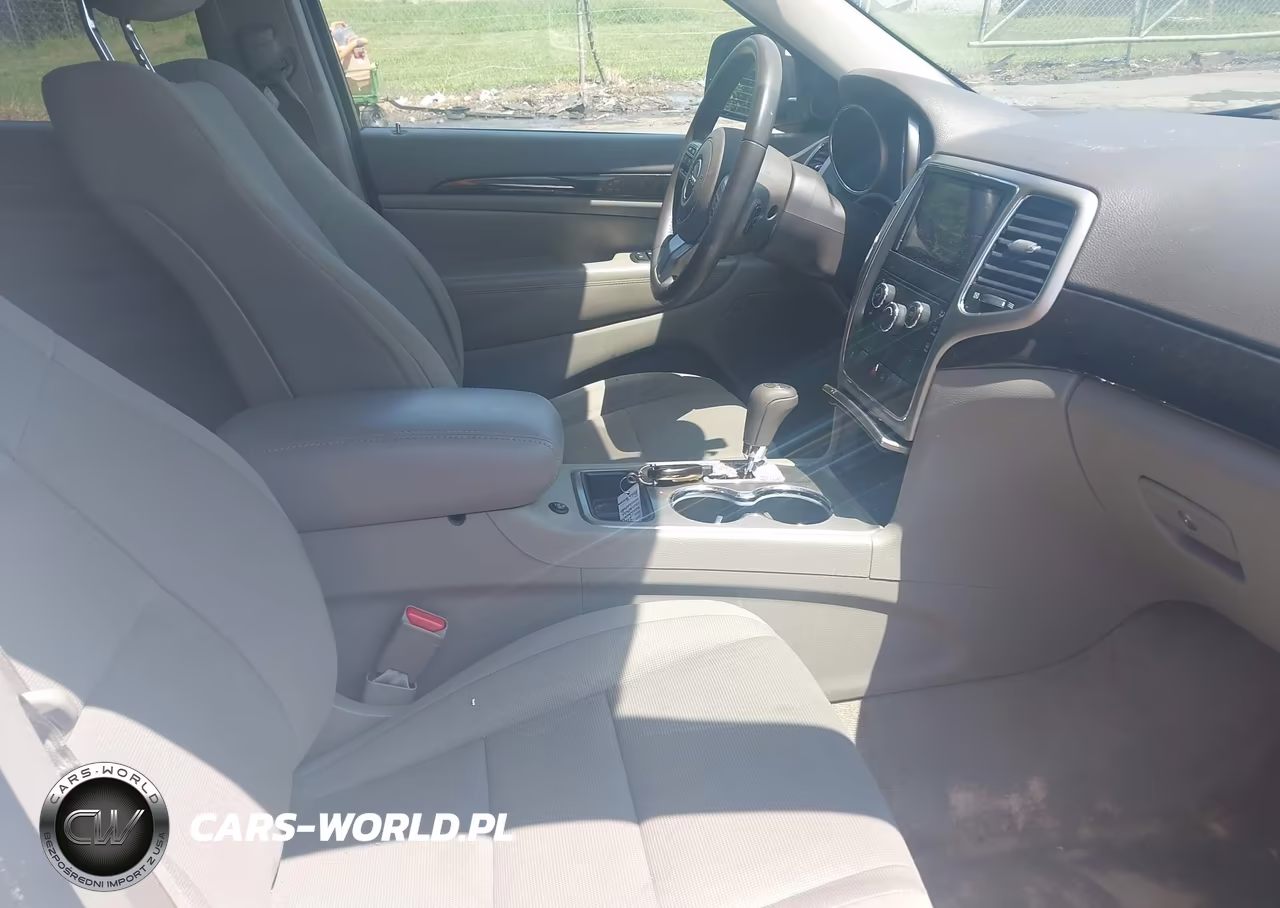 2012 Jeep Grand Cherokee Laredo VIN:1C4RJEAG2CC210003 - 5