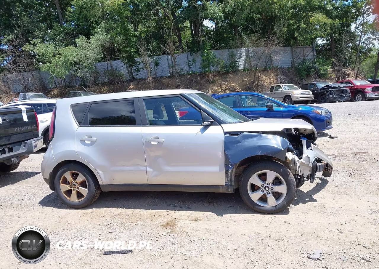 2018 Kia Soul VIN:KNDJN2A24J7548707 - 13