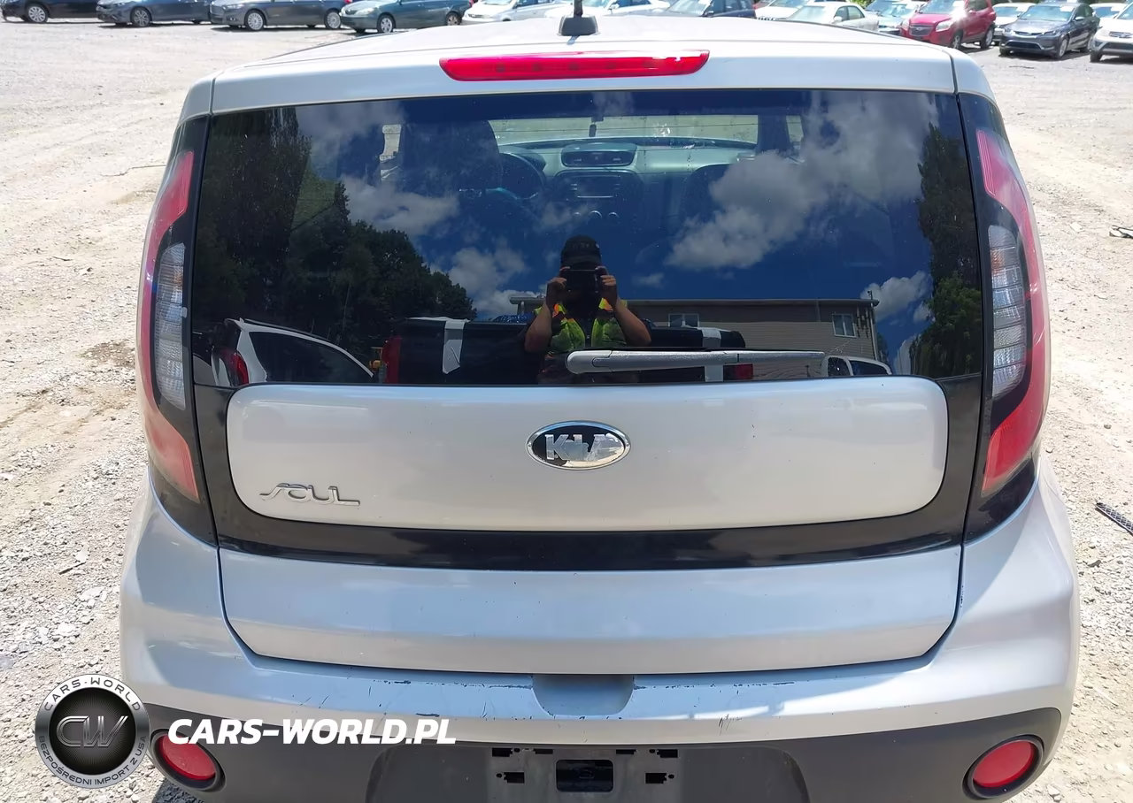 2018 Kia Soul VIN:KNDJN2A24J7548707 - 16