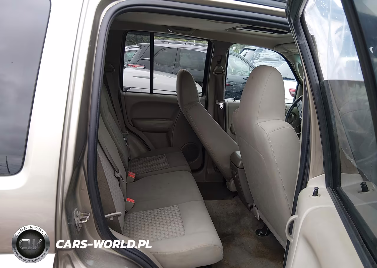 2006 Jeep Liberty Sport VIN:1J4GL48K86W210137 - 8