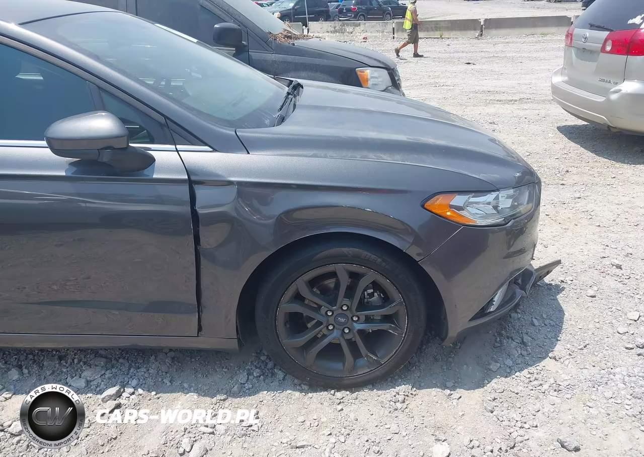 2018 Ford Fusion S VIN:3FA6P0G74JR200394 - 6