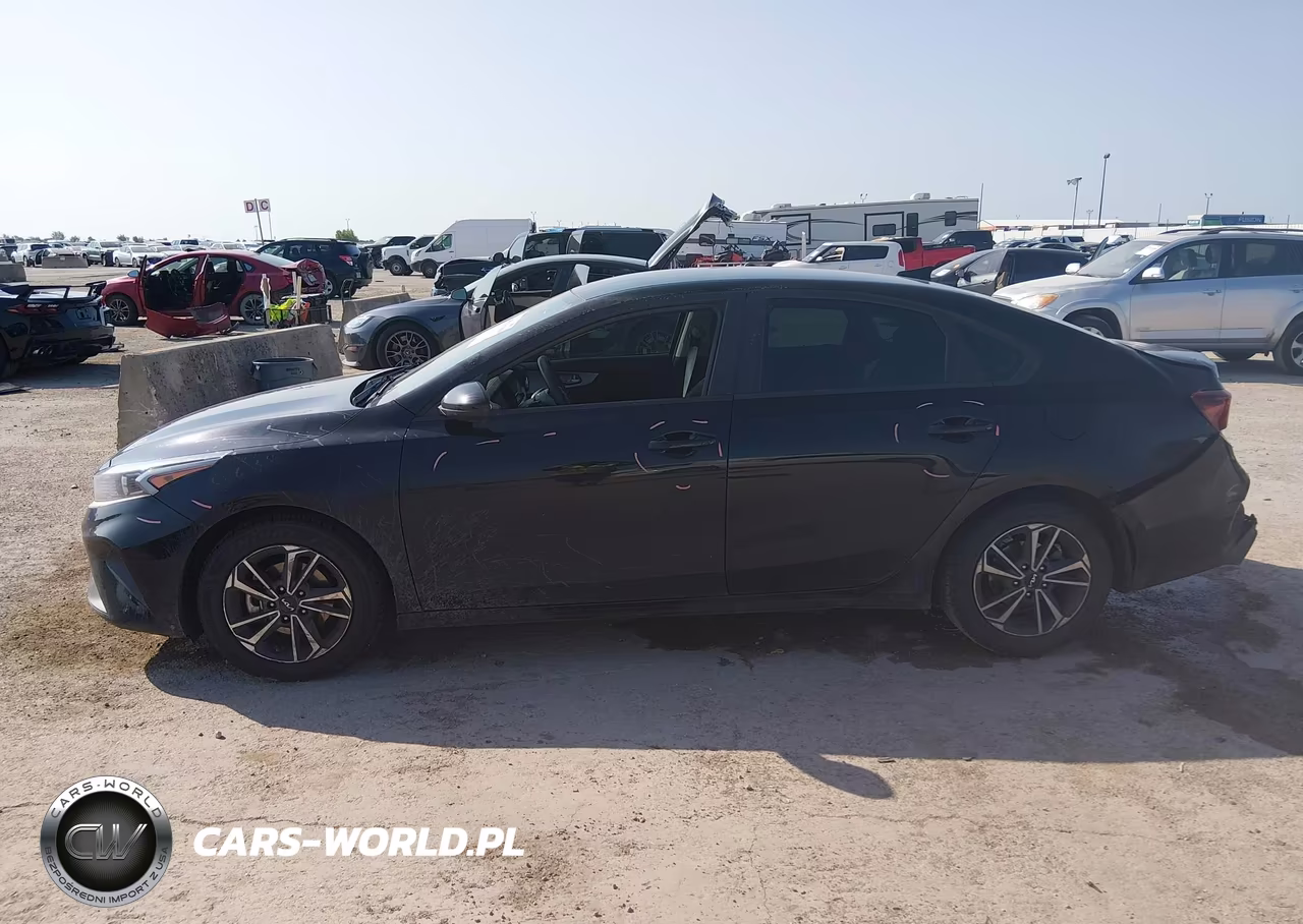 2024 Kia Forte Lxs VIN:3KPF24AD1RE837793 - 14