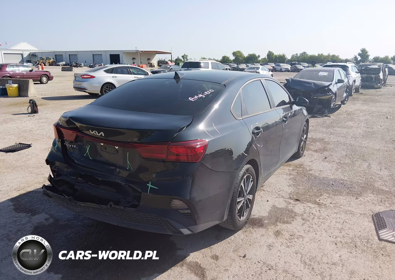2024 Kia Forte Lxs VIN:3KPF24AD1RE837793 - 4
