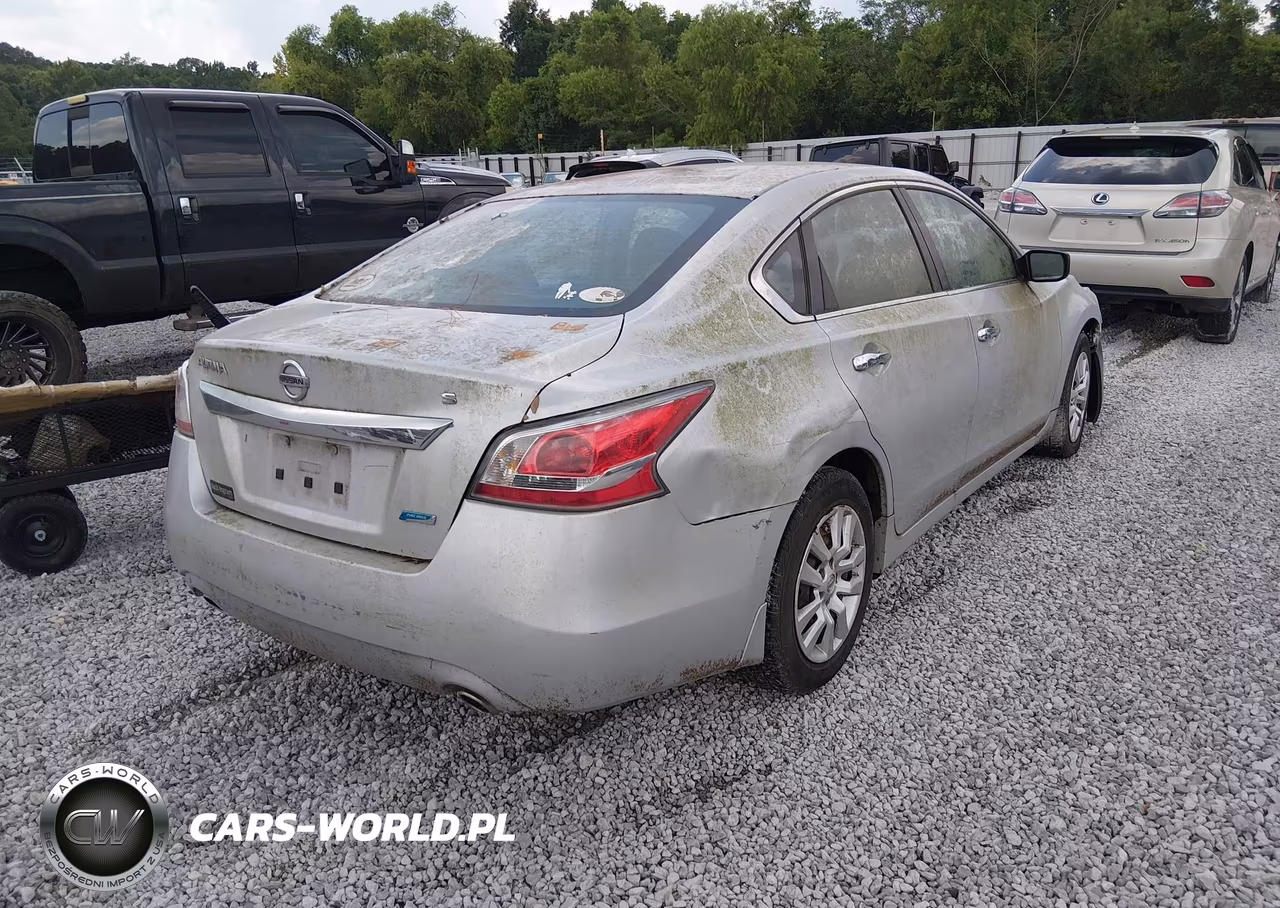 2014 Nissan Altima 2.5 S VIN:1N4AL3AP3EN220838 - 4