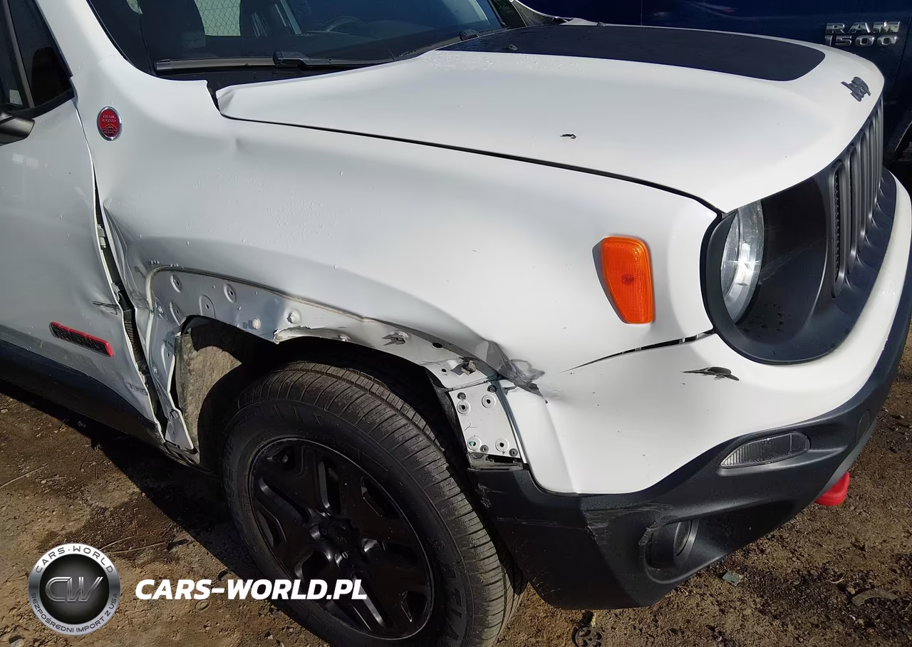 2018 Jeep Renegade Trailhawk 4X4 VIN:ZACCJBCB0JPH64722 - 6