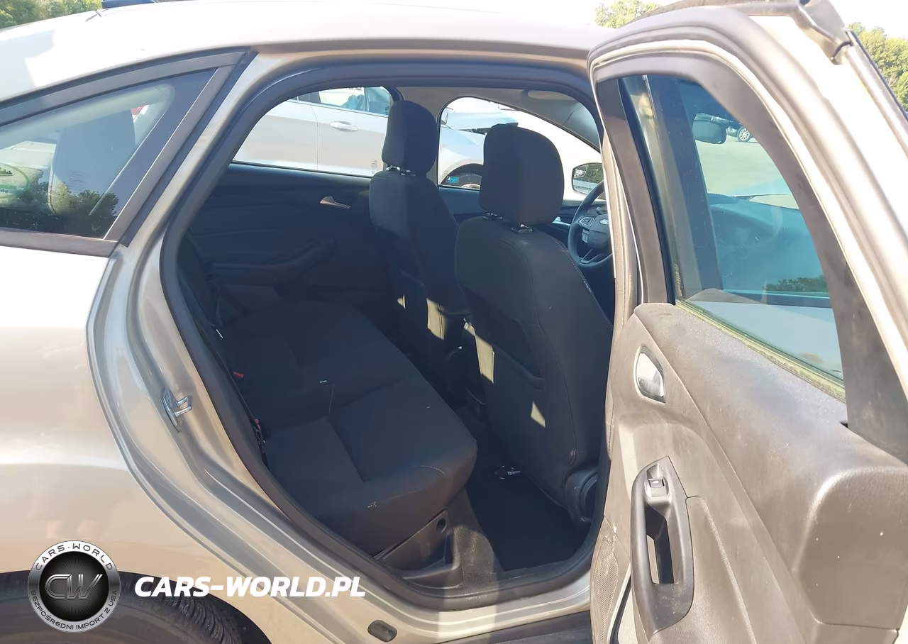2016 Ford Focus Se VIN:1FADP3F27GL232908 - 8