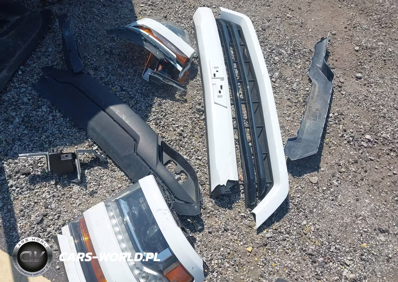 2018 Chevrolet Silverado 1500 2Lt VIN:3GCUKREC3JG645872 - 12