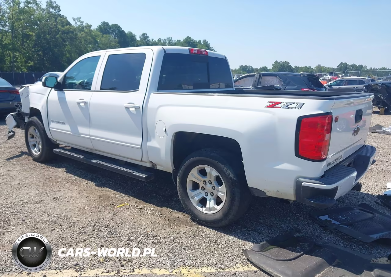 2018 Chevrolet Silverado 1500 2Lt VIN:3GCUKREC3JG645872 - 3