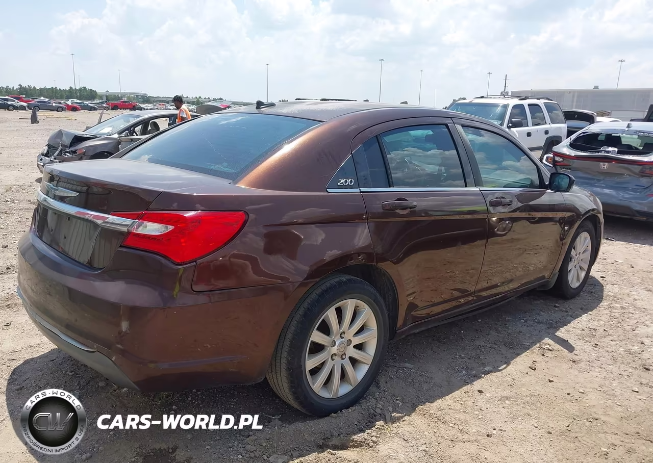 2012 Chrysler 200 Touring VIN:1C3CCBBB9CN169461 - 4