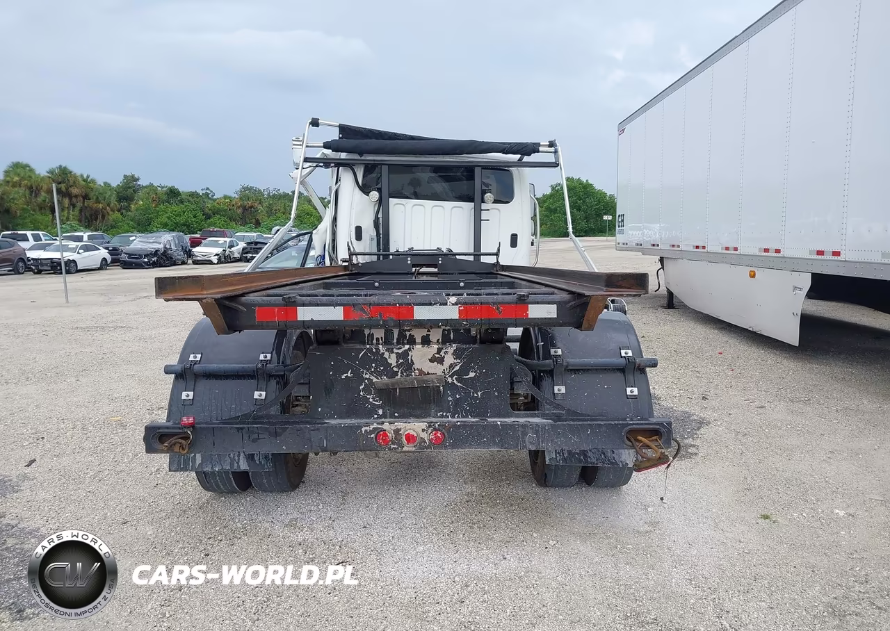 2018 Freightliner M2 106 VIN:3ALACWFDXJDJV1689 - 18