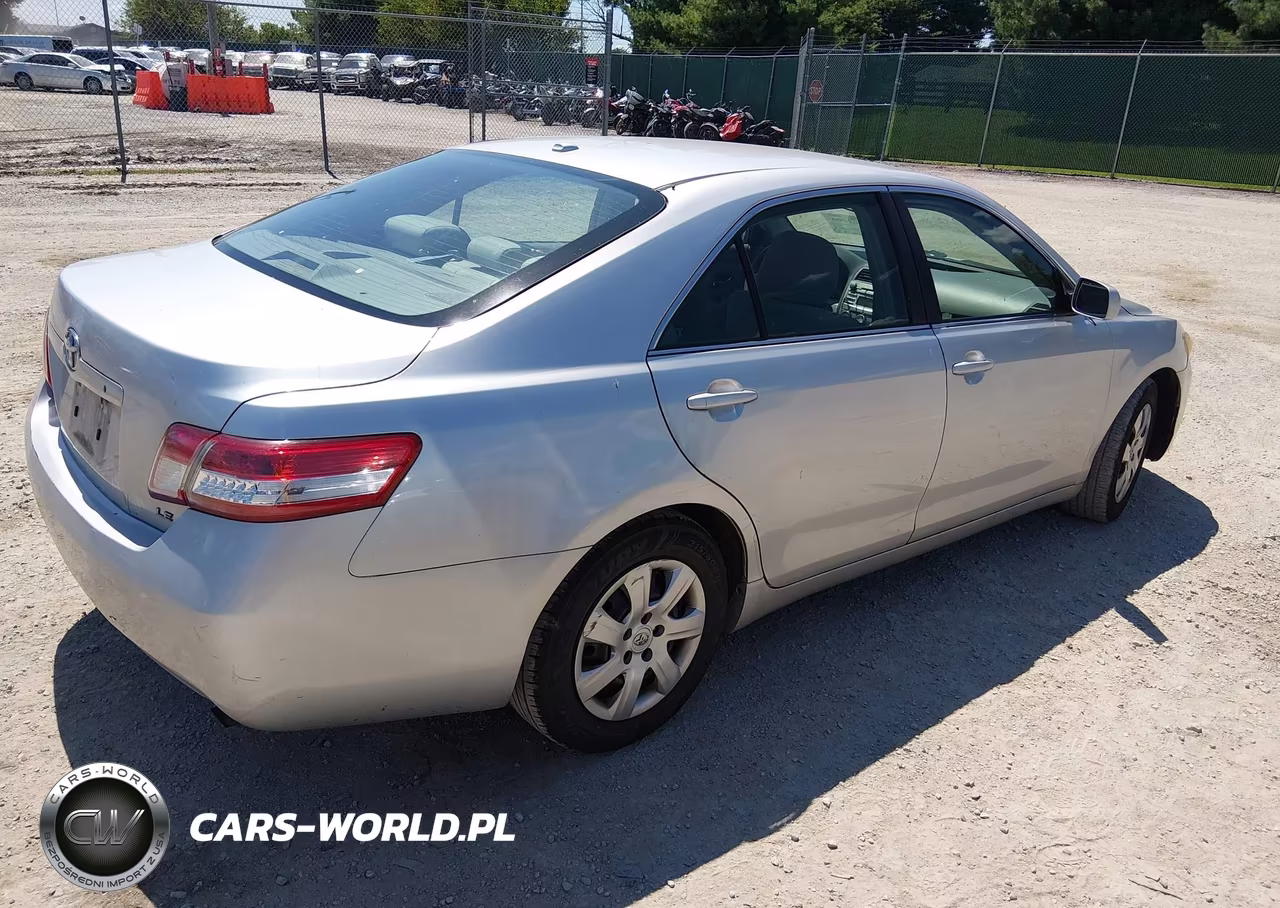 2011 Toyota Camry Le VIN:4T1BF3EK2BU777340 - 4