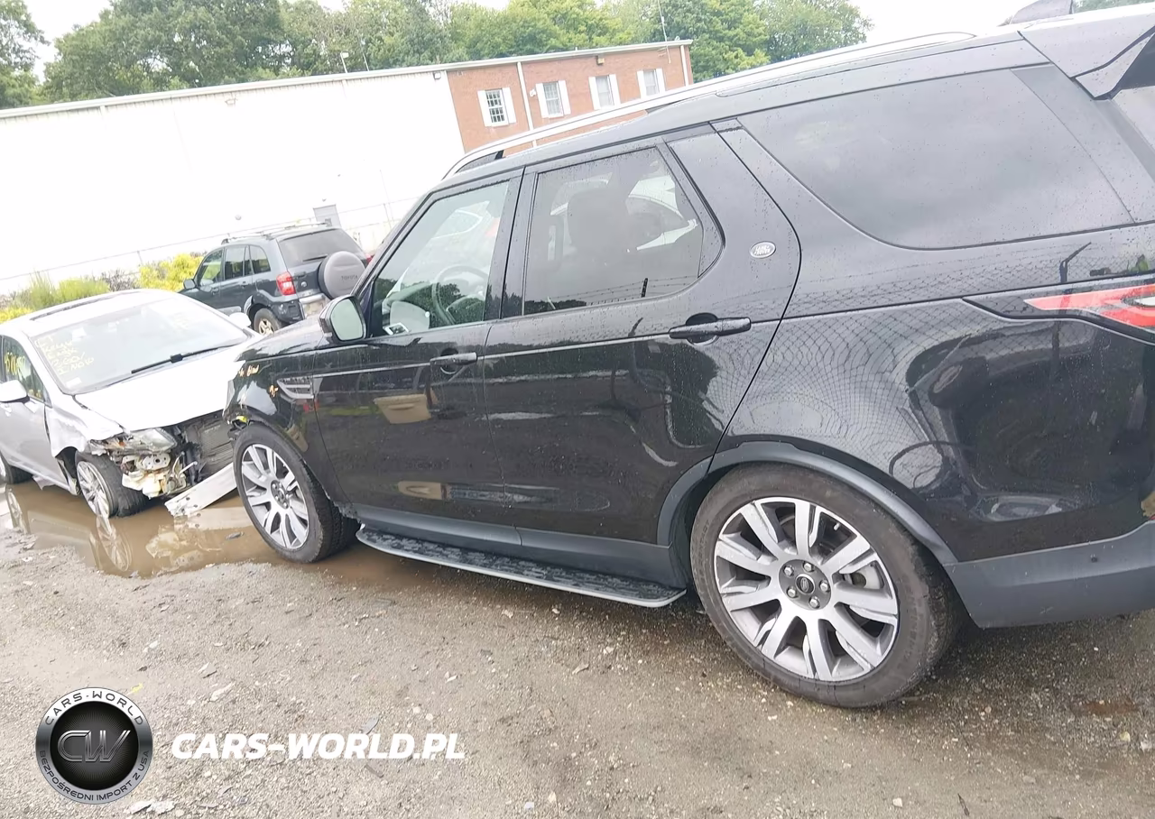 2019 Land Rover Discovery Hse VIN:SALRR2RVXK2401708 - 14