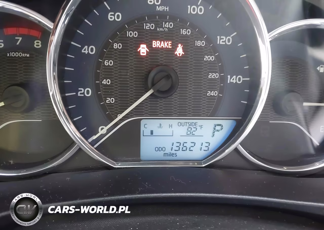 2015 Toyota Corolla Le VIN:2T1BURHE8FC410495 - 14