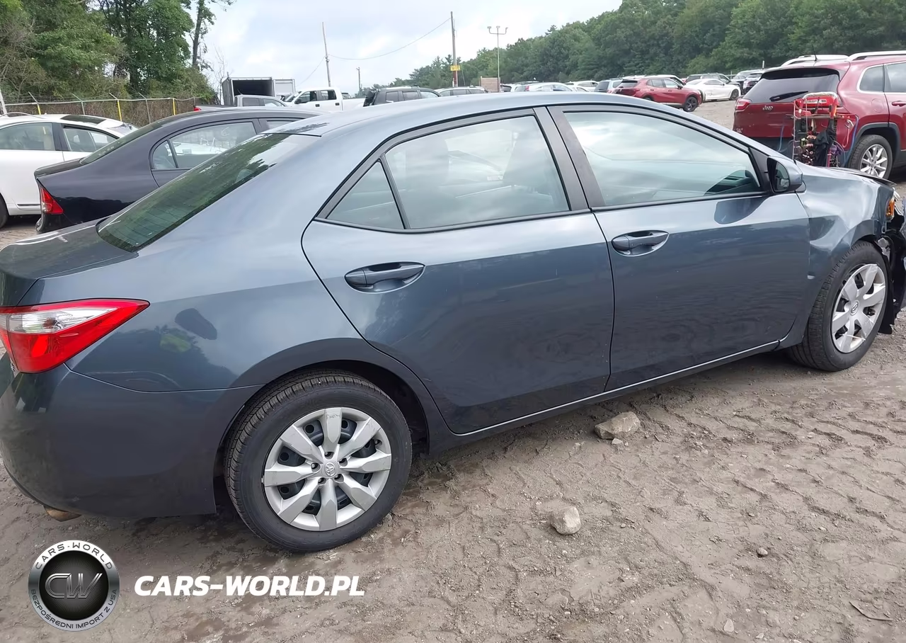2015 Toyota Corolla Le VIN:2T1BURHE8FC410495 - 3