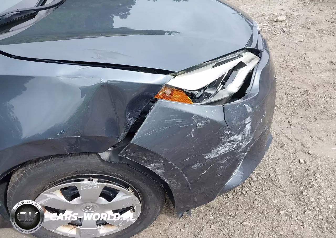 2015 Toyota Corolla Le VIN:2T1BURHE8FC410495 - 5