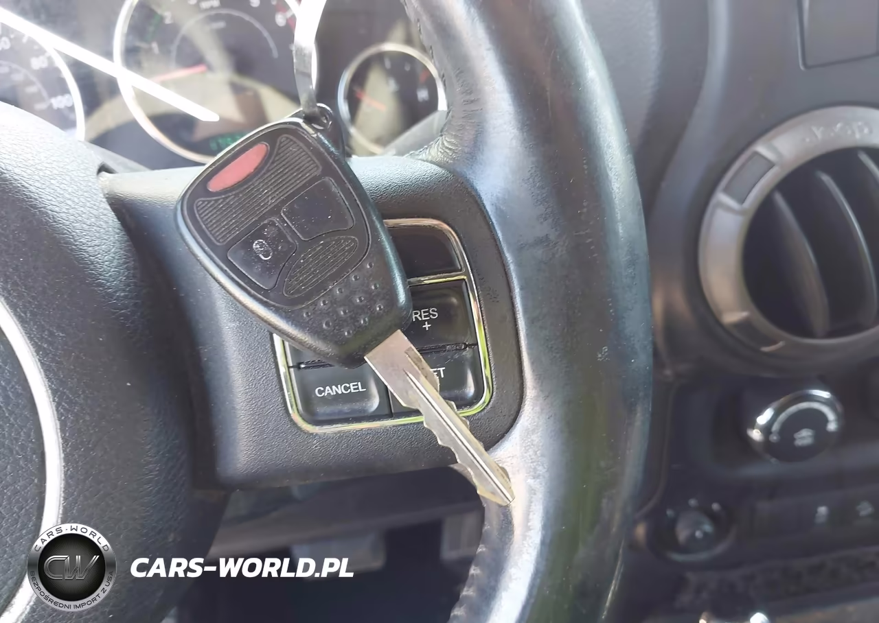 2011 Jeep Wrangler Unlimited Sport VIN:1J4BA3H1XBL510646 - 11