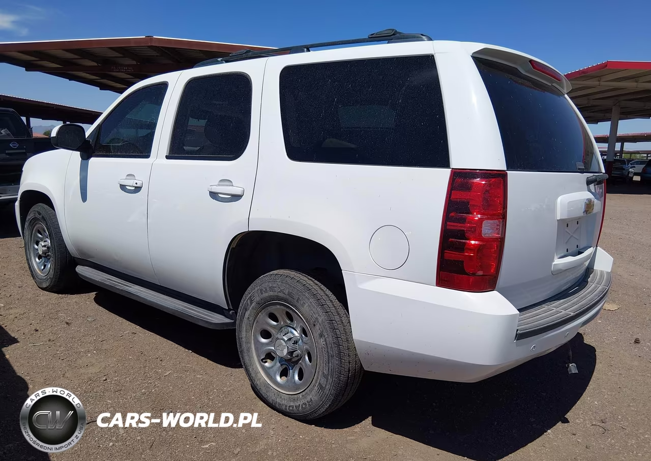 2013 Chevrolet Tahoe Lt VIN:1GNSCBE04DR305434 - 3