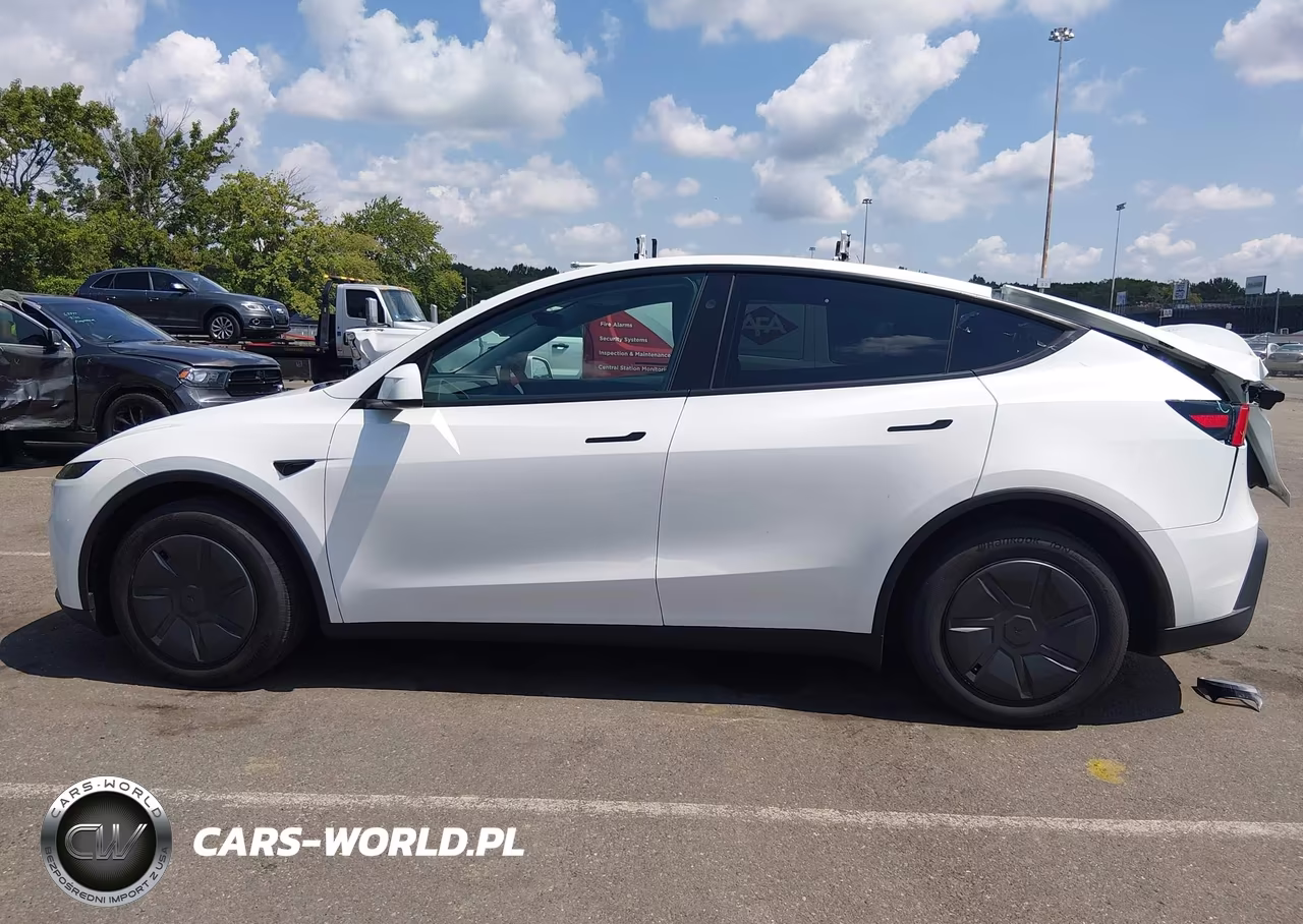 2026 Tesla Model Y All-Wheel Drive-Long Range Launch Series-Premium All-Wheel Drive VIN:7SAYGDEE2TA638315 - 14