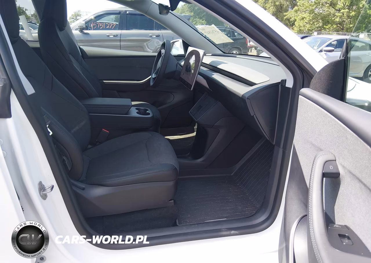2026 Tesla Model Y All-Wheel Drive-Long Range Launch Series-Premium All-Wheel Drive VIN:7SAYGDEE2TA638315 - 5