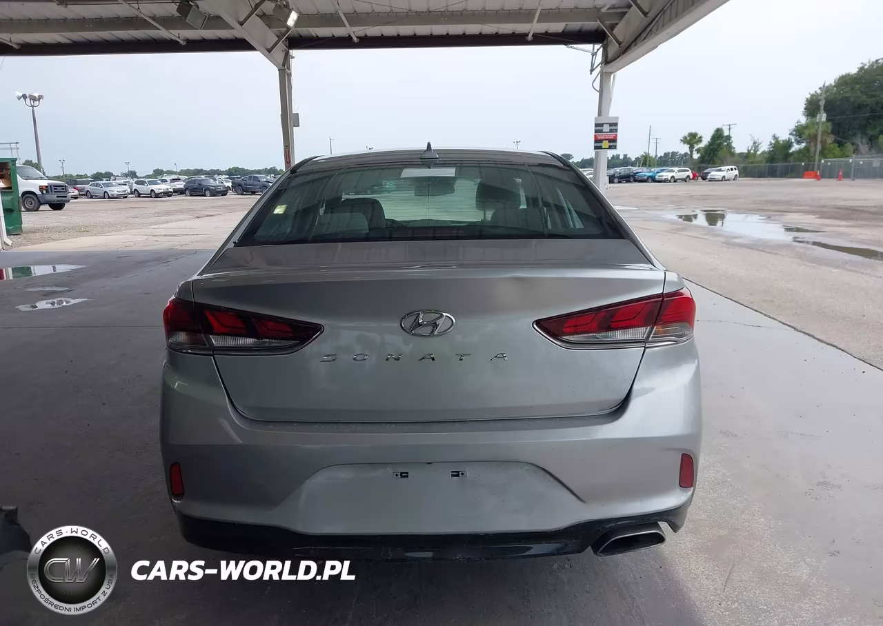 2018 Hyundai Sonata Sport VIN:5NPE34AF5JH714380 - 17