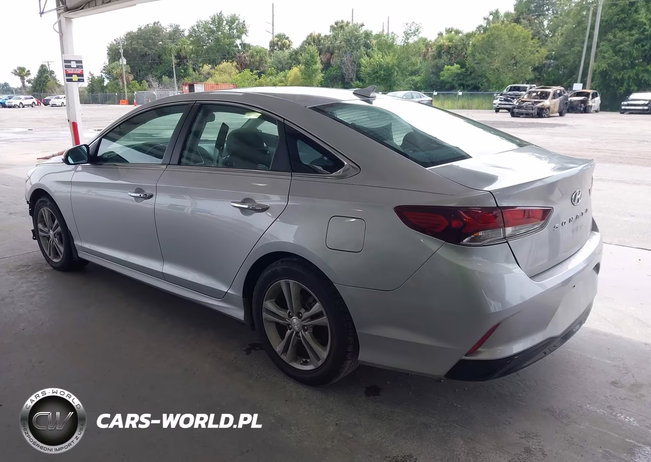 2018 Hyundai Sonata Sport VIN:5NPE34AF5JH714380 - 3