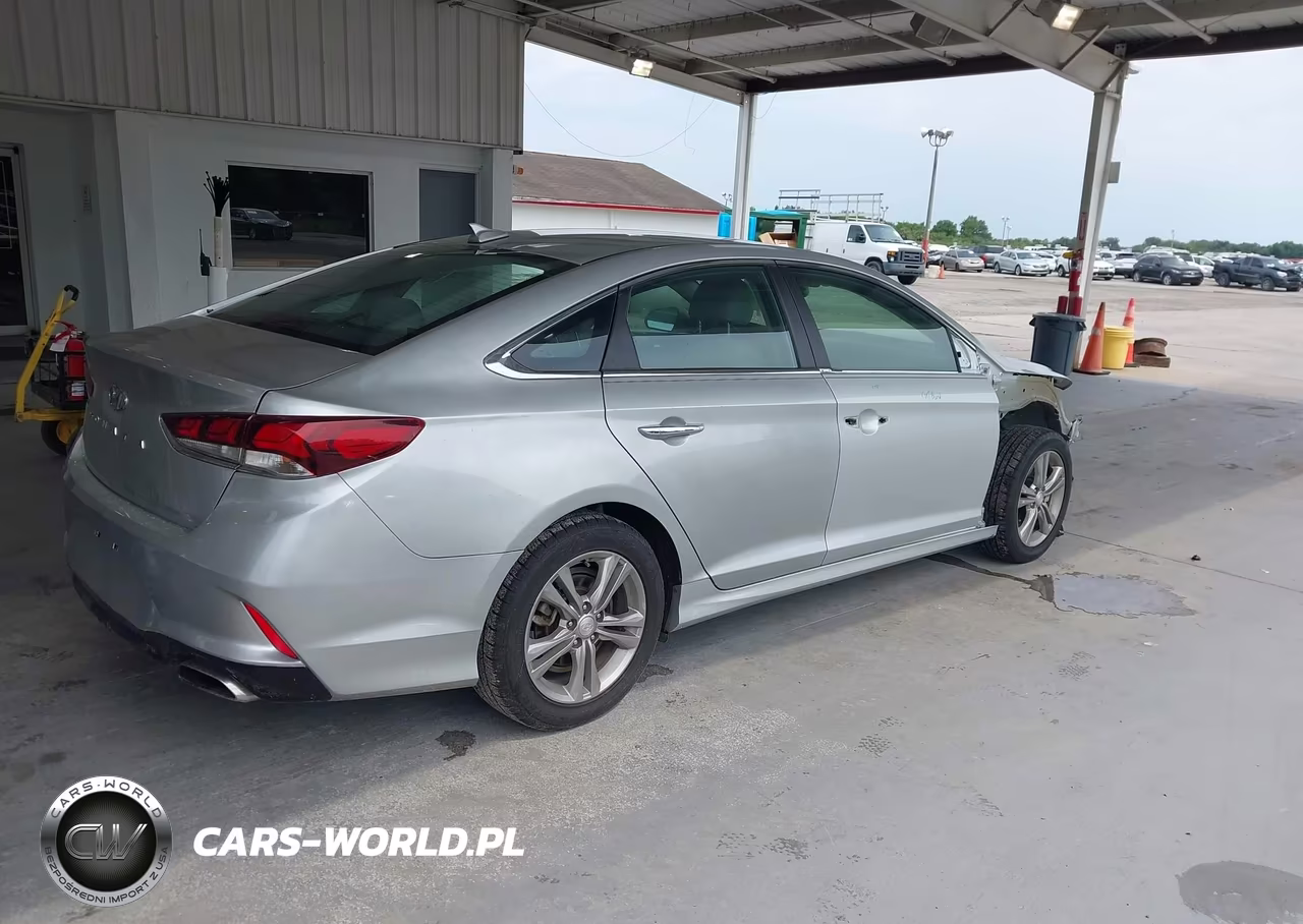 2018 Hyundai Sonata Sport VIN:5NPE34AF5JH714380 - 4
