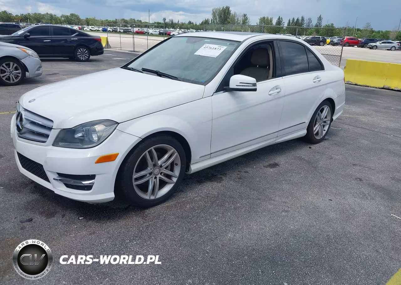 2013 Mercedes-Benz C 250 Sport VIN:WDDGF4HB7DA868206 - 2