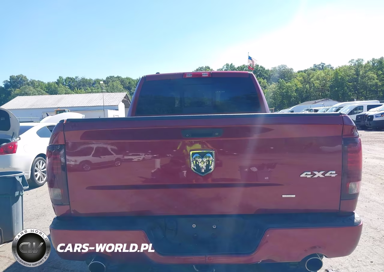 2015 Ram 1500 Sport VIN:1C6RR7UT8FS592777 - 16