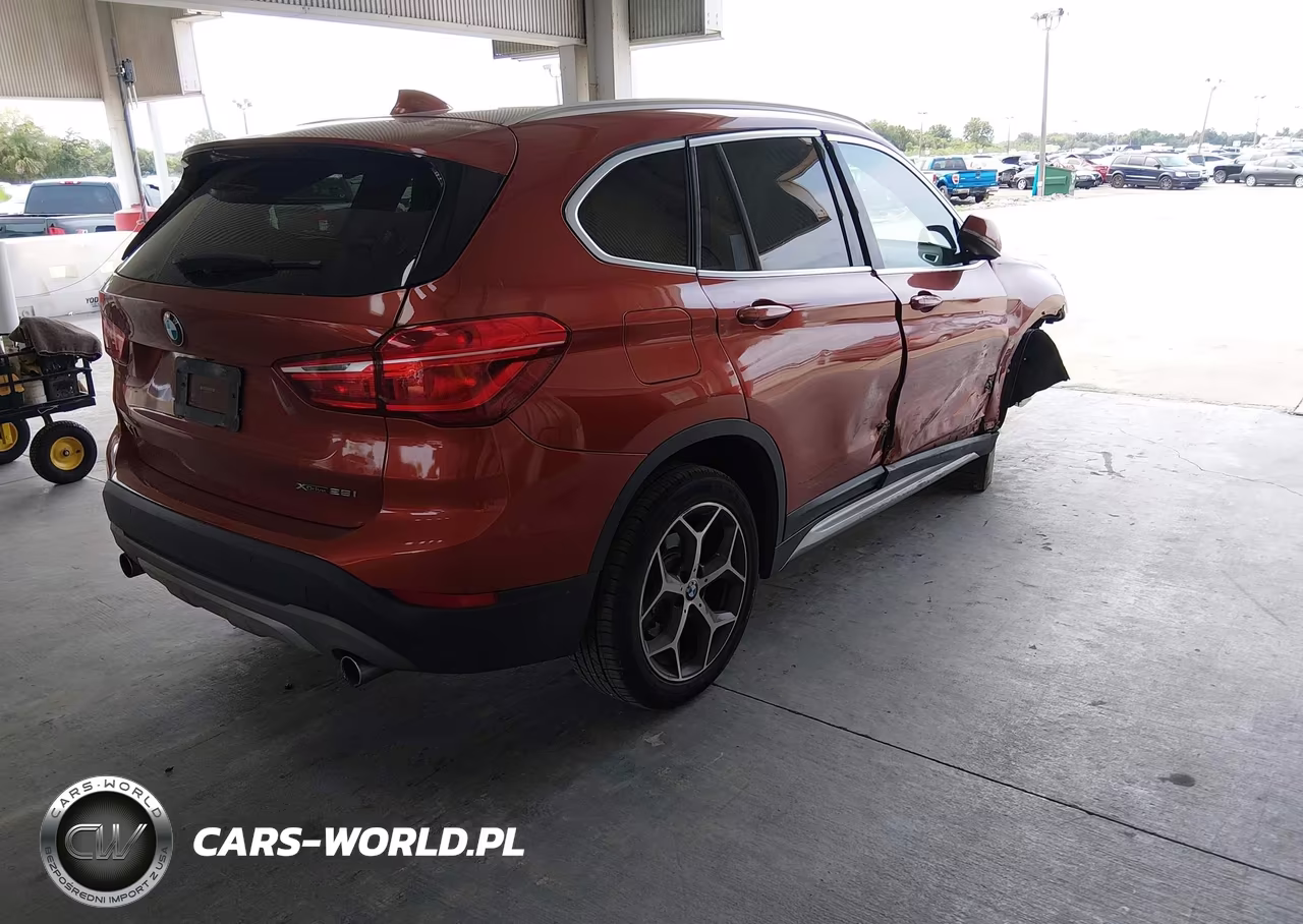 2018 BMW X1 xDrive28I VIN:WBXHT3C3XJ5L29782 - 4