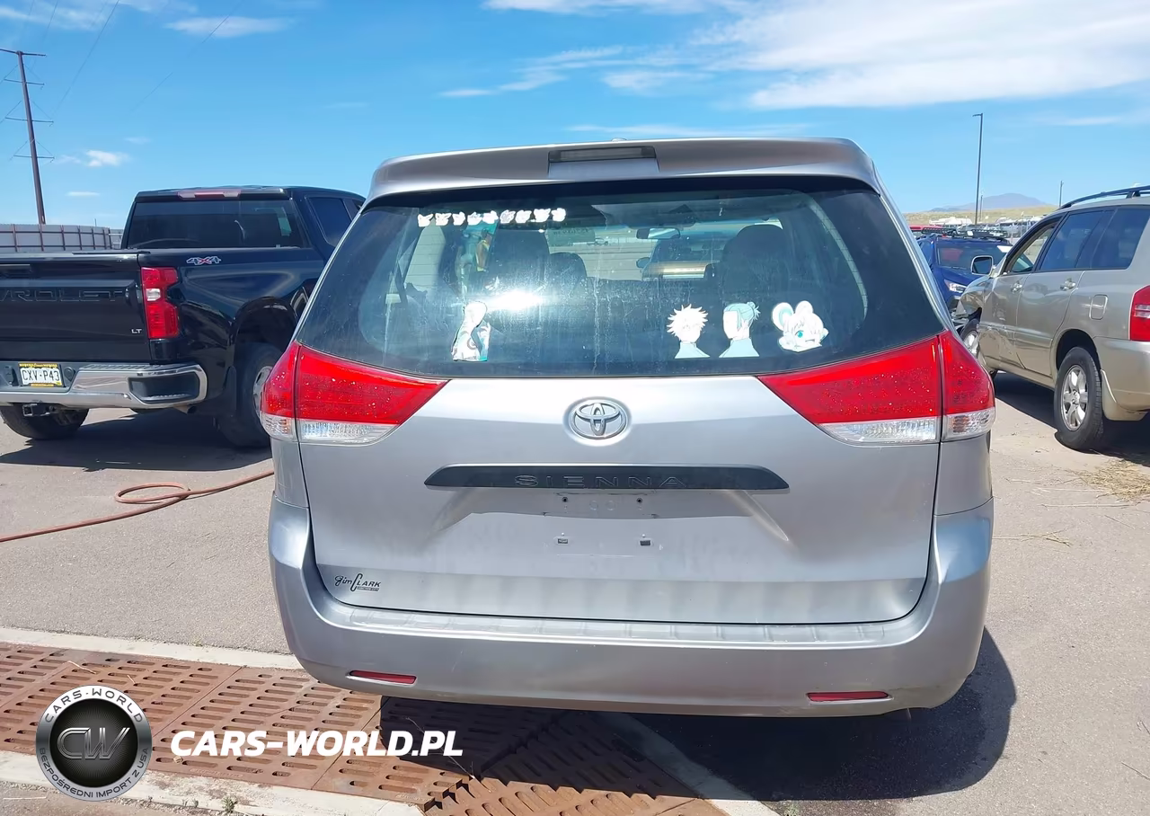 2011 Toyota Sienna VIN:5TDKA3DC3BS003048 - 16