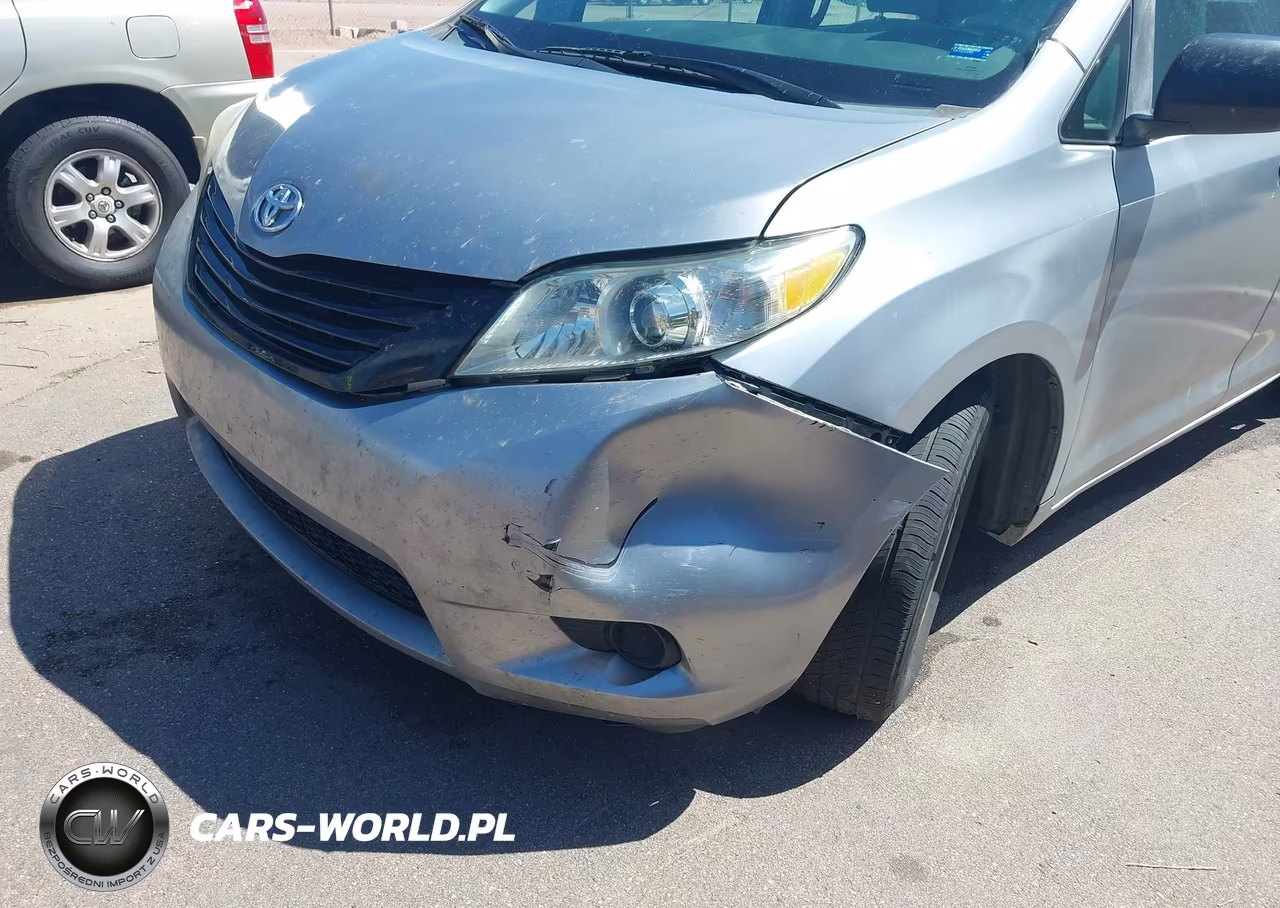 2011 Toyota Sienna VIN:5TDKA3DC3BS003048 - 6