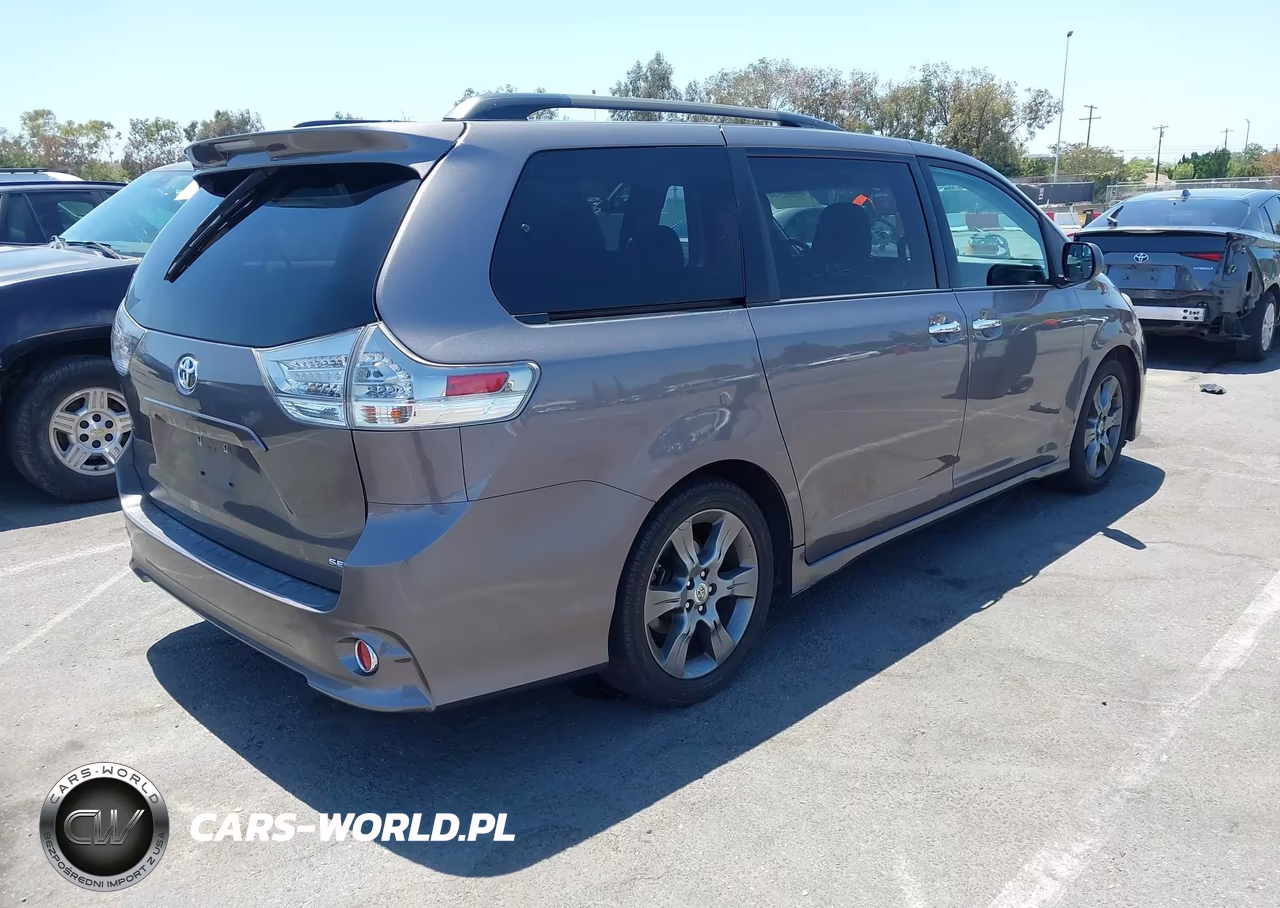 2015 Toyota Sienna Se 8 Passenger VIN:5TDXK3DC5FS644498 - 4