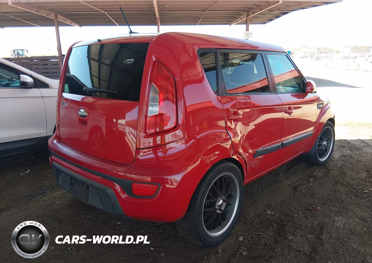 2013 Kia Soul VIN:KNDJT2A51D7501705 - 4