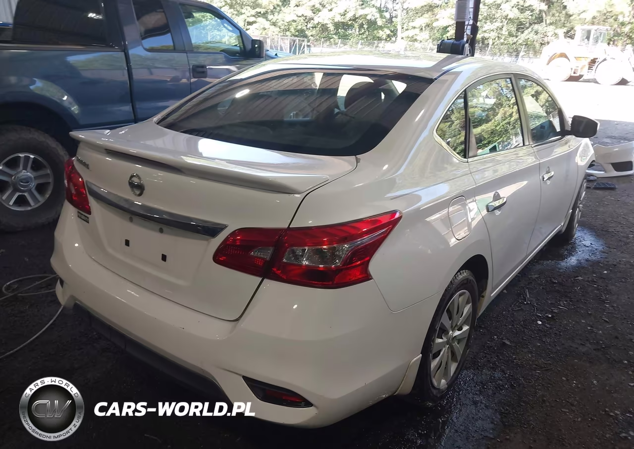 2018 Nissan Sentra S VIN:3N1AB7AP7JY232771 - 4
