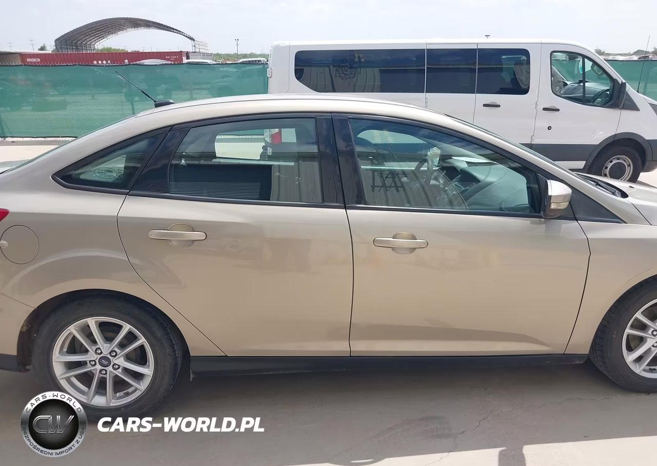 2016 Ford Focus Se VIN:1FADP3F2XGL365940 - 19