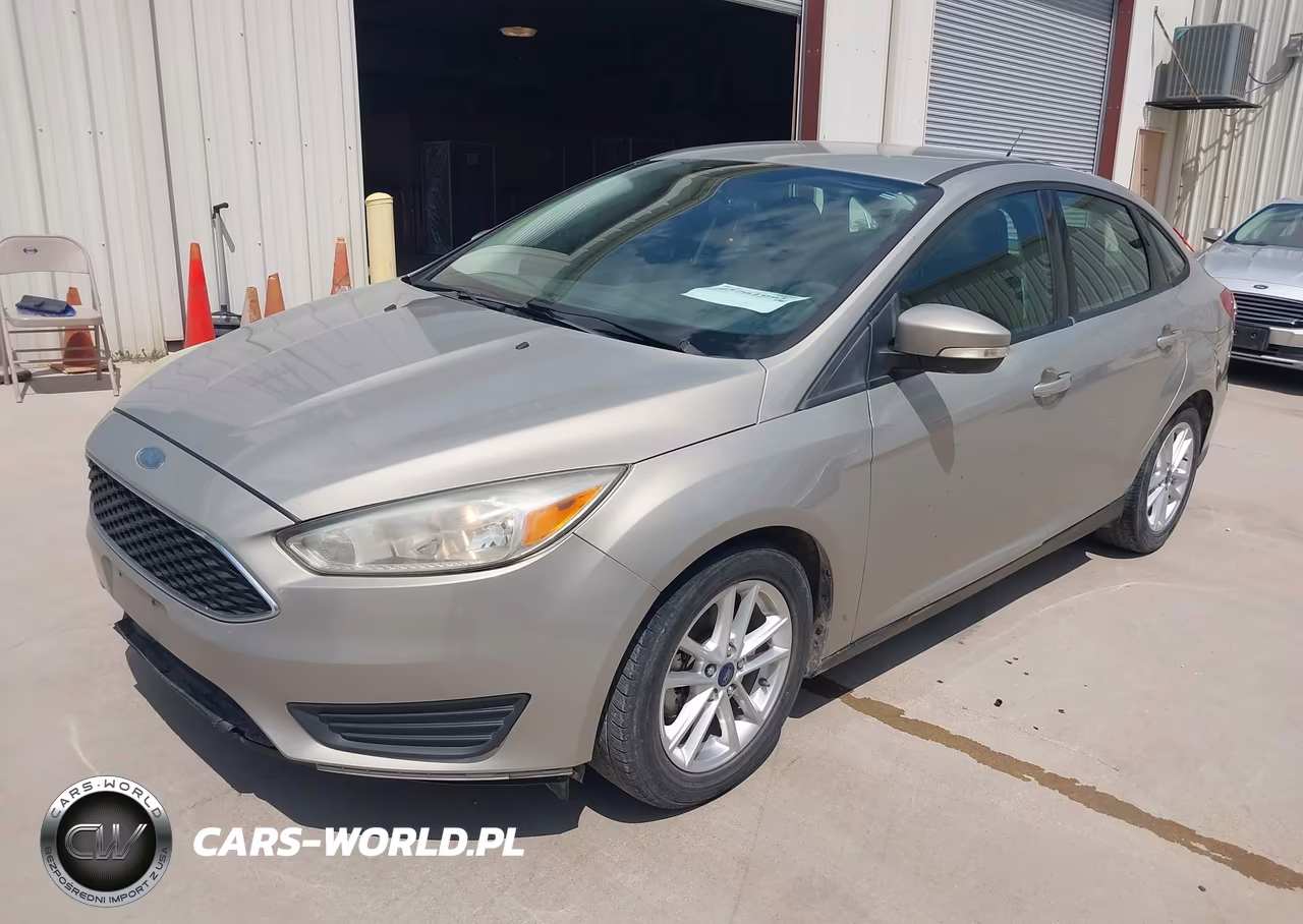 2016 Ford Focus Se VIN:1FADP3F2XGL365940 - 2