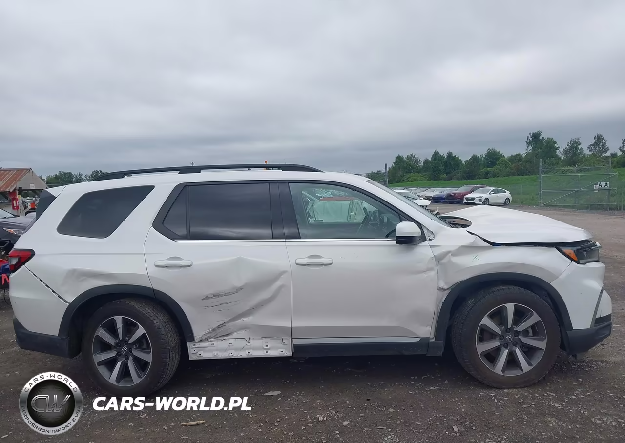 2025 Honda Pilot Touring VIN:5FNYG1H79SB008012 - 14