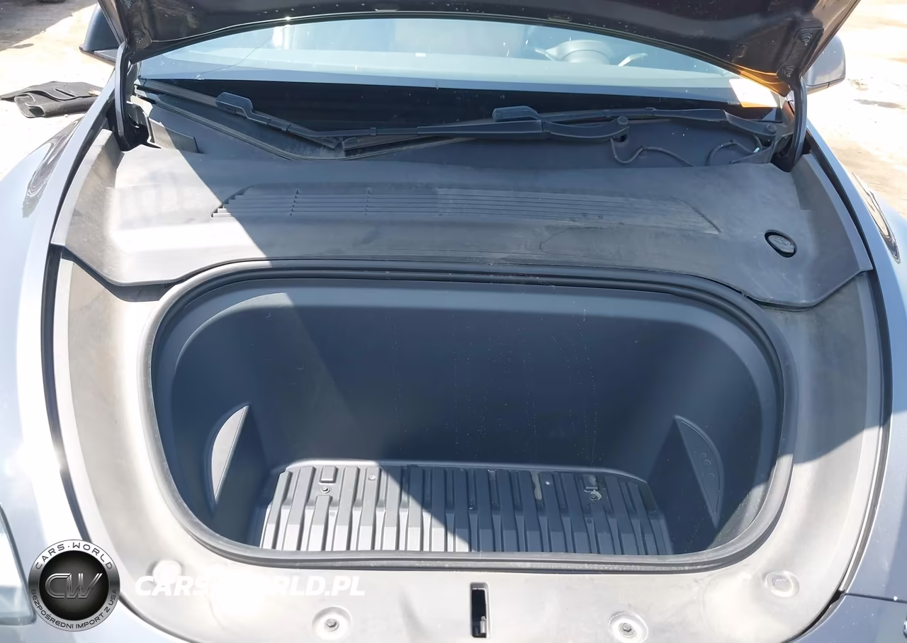 2020 Tesla Model Y Long Range Dual Motor All-Wheel Drive VIN:5YJYGDEE4LF048651 - 10