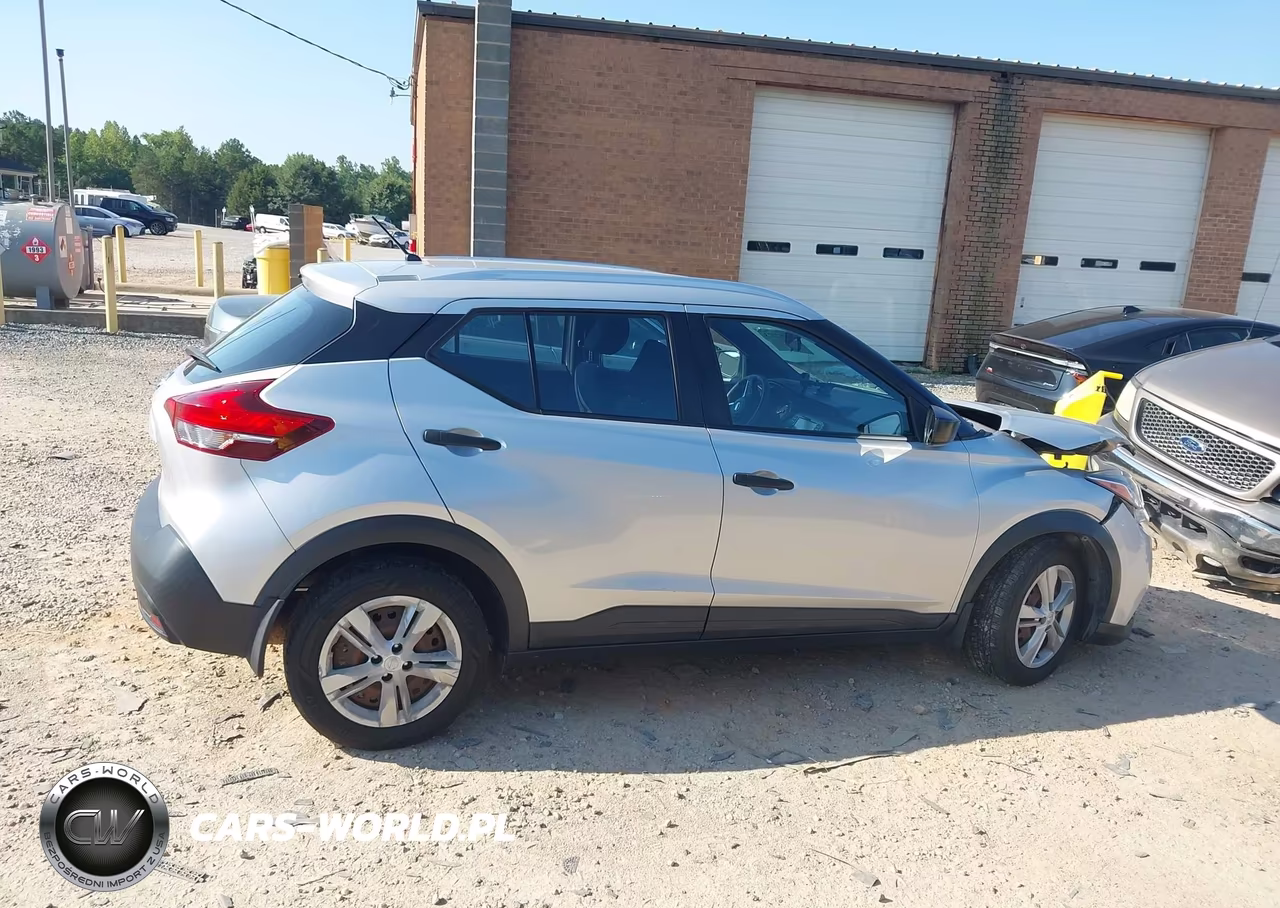 2018 Nissan Kicks S VIN:3N1CP5CU4JL516079 - 13