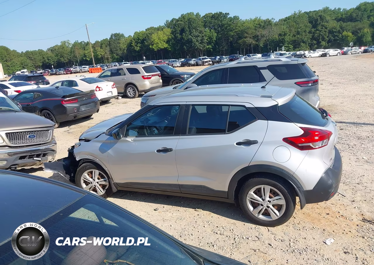 2018 Nissan Kicks S VIN:3N1CP5CU4JL516079 - 14