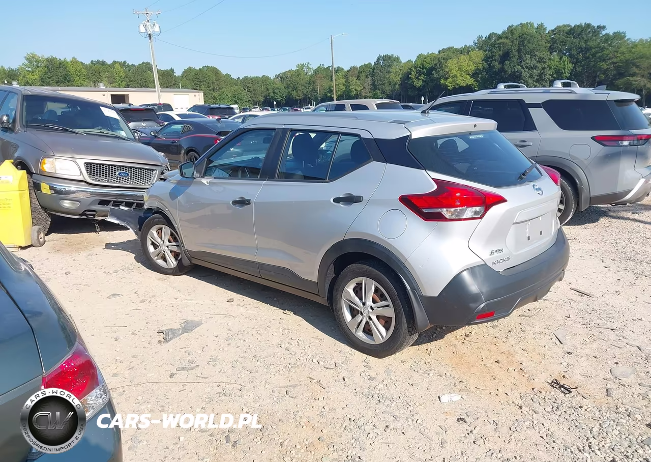 2018 Nissan Kicks S VIN:3N1CP5CU4JL516079 - 3
