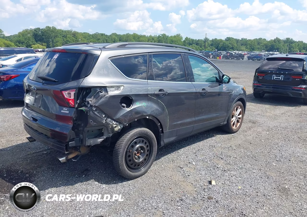2018 Ford Escape Se VIN:1FMCU0GD3JUA65702 - 4