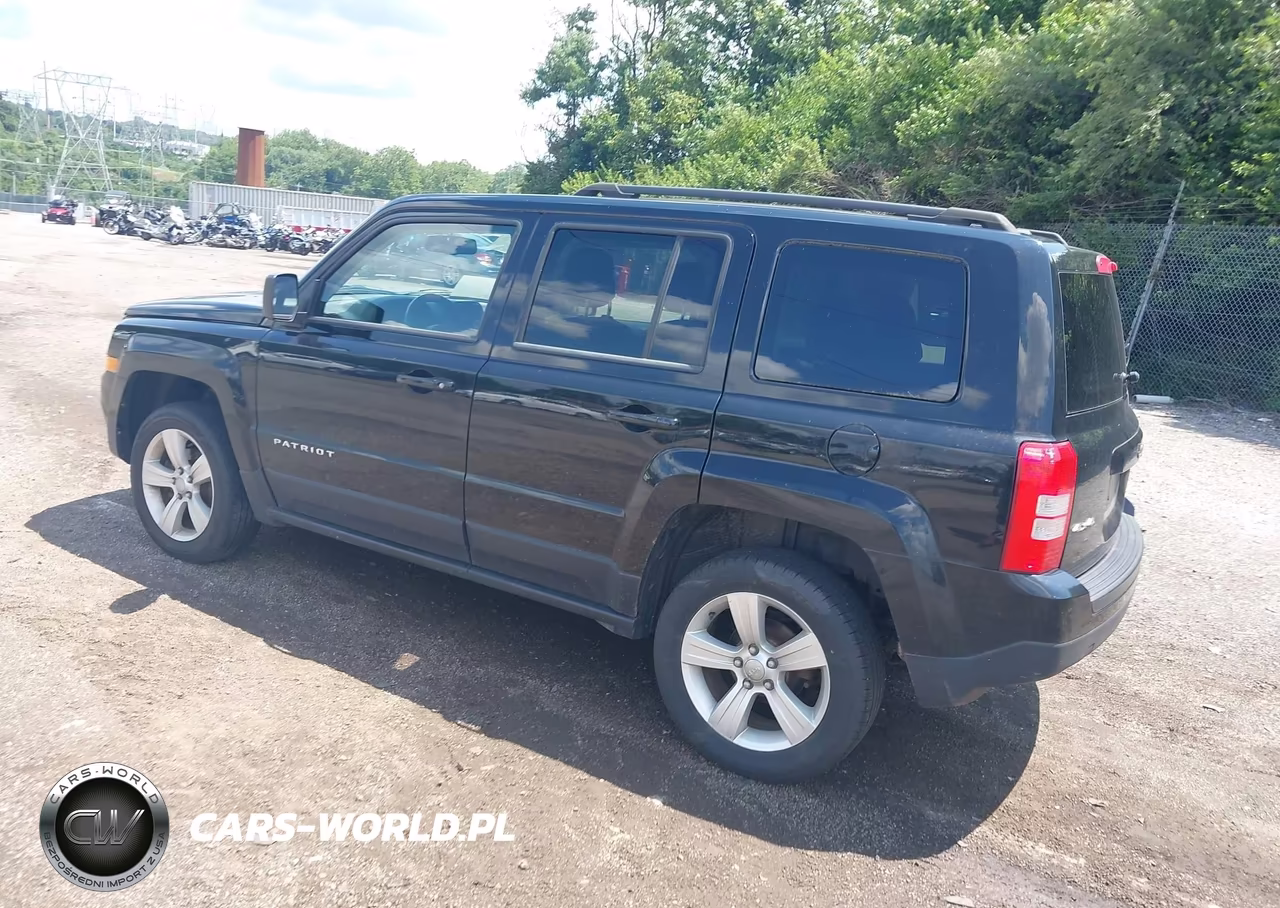 2014 Jeep Patriot Latitude VIN:1C4NJRFB1ED661777 - 3
