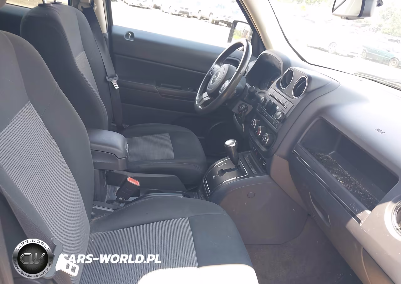 2014 Jeep Patriot Latitude VIN:1C4NJRFB1ED661777 - 5