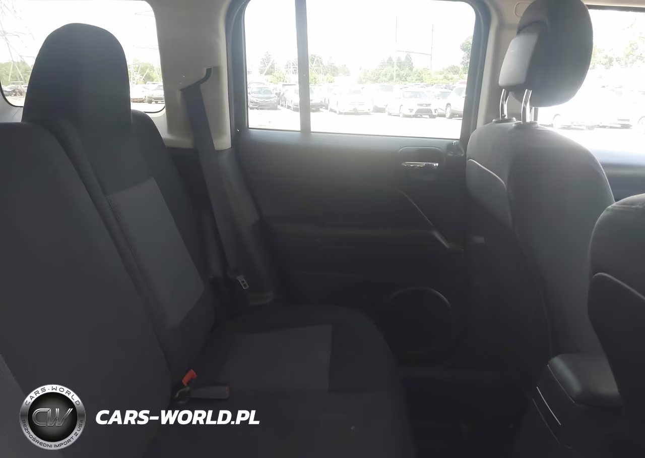 2014 Jeep Patriot Latitude VIN:1C4NJRFB1ED661777 - 8