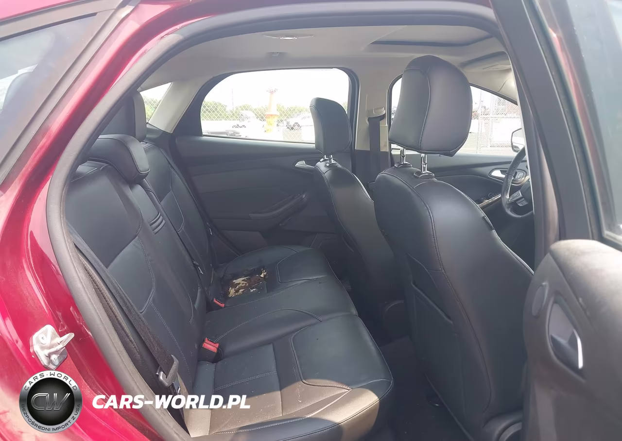 2016 Ford Focus Titanium VIN:1FADP3J26GL335289 - 8